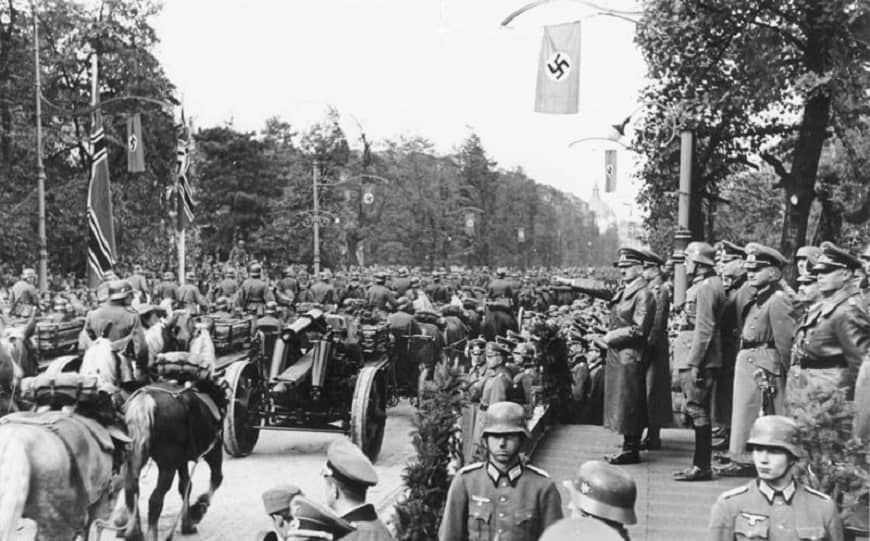 870 Warschau Parade vor Adolf Hitler